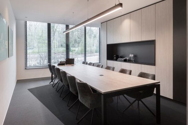 Architecture et design de bureaux : projet Notariskantoor Jadoul, Kestelyn & Genicot, Bureau Stekke